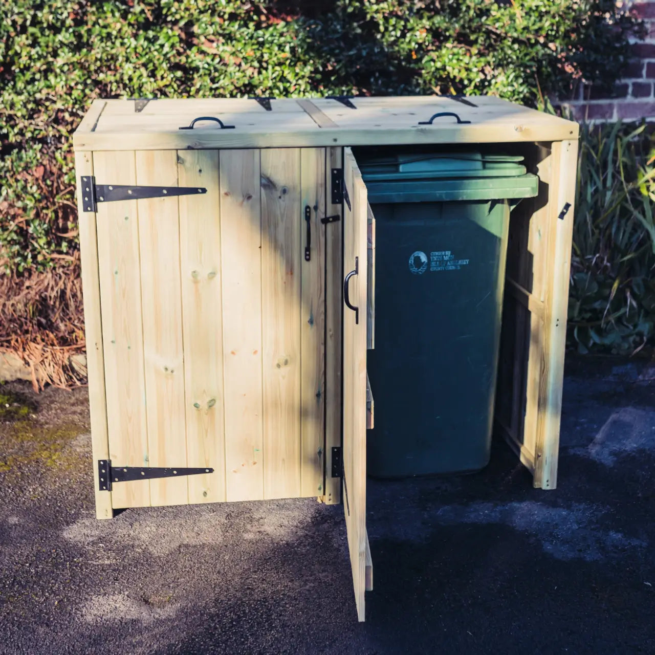 Churnet Valley Deluxe Wheelie Bin Store