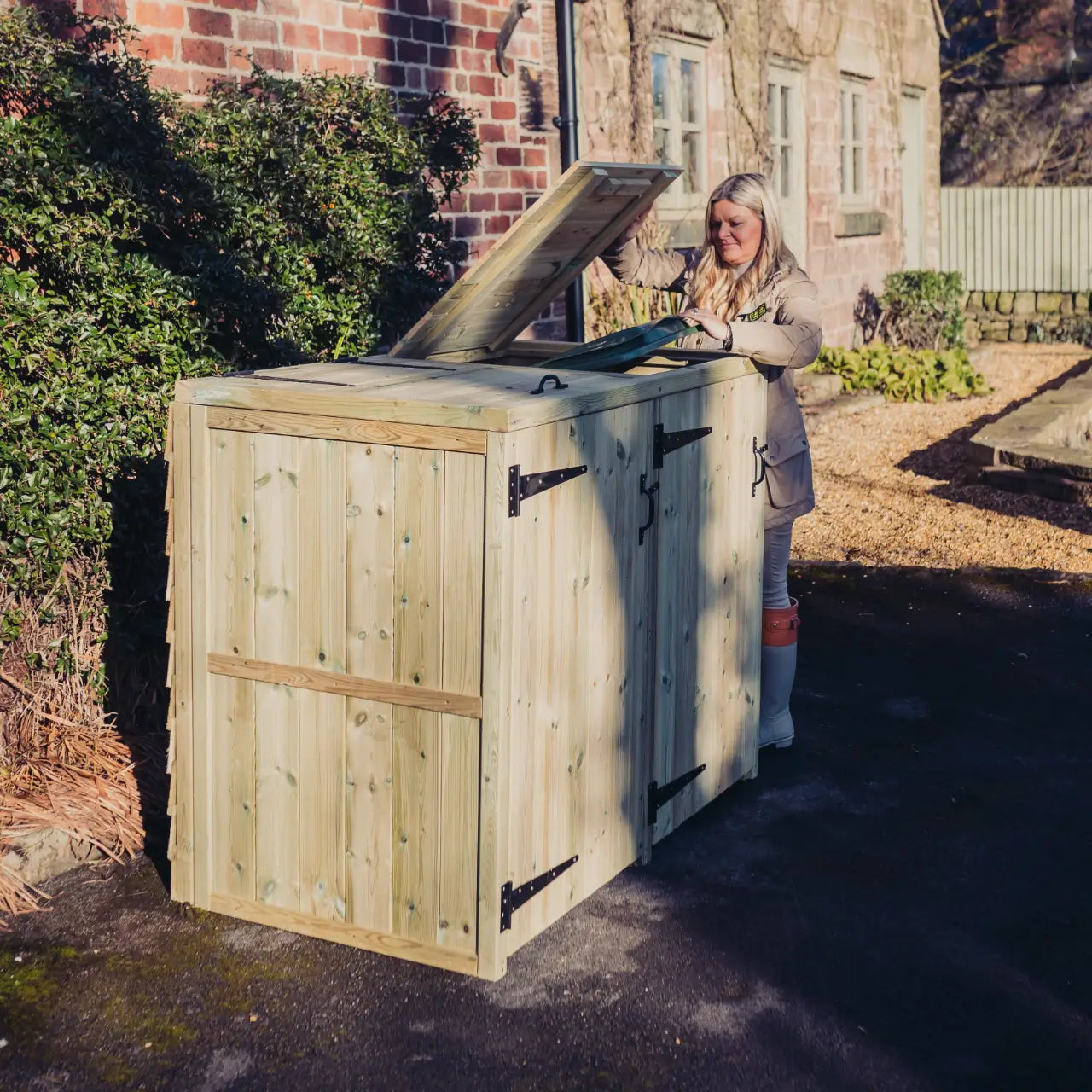 Churnet Valley Deluxe Wheelie Bin Store