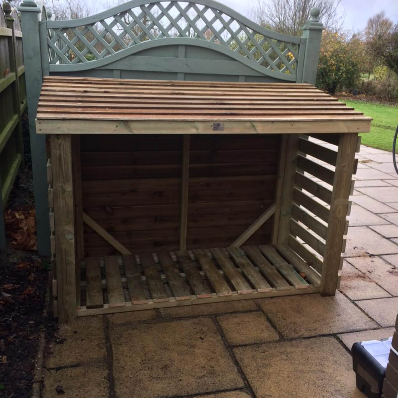 Churnet Valley Slatted Log Store