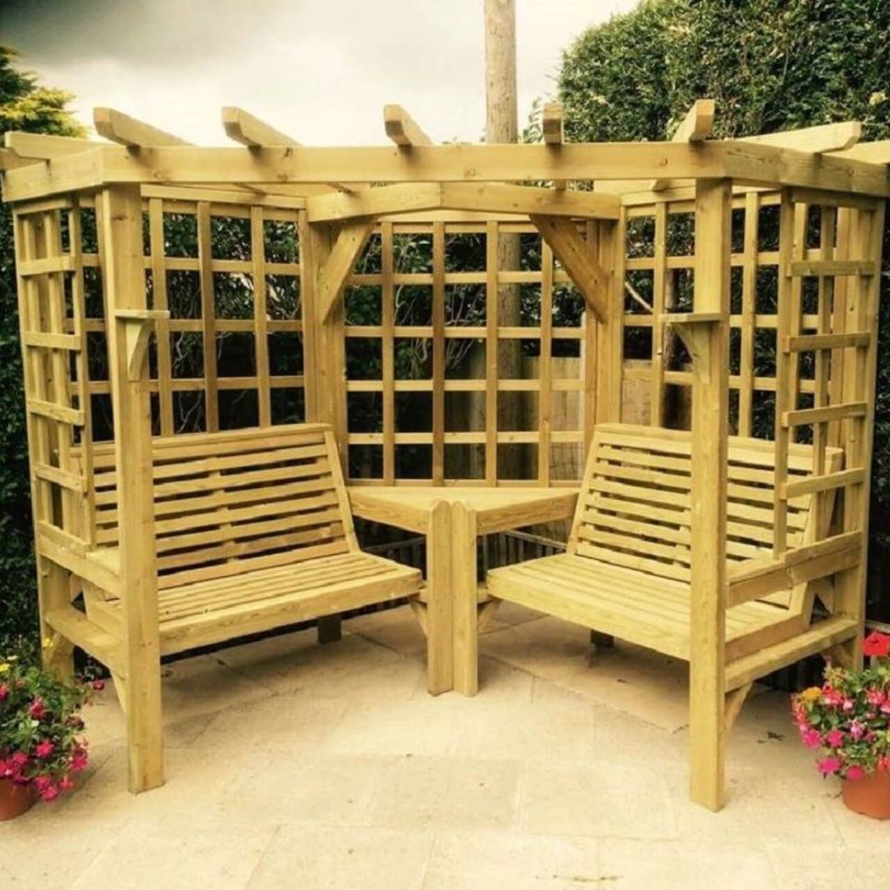 Churnet Valley Clementine Corner Arbour