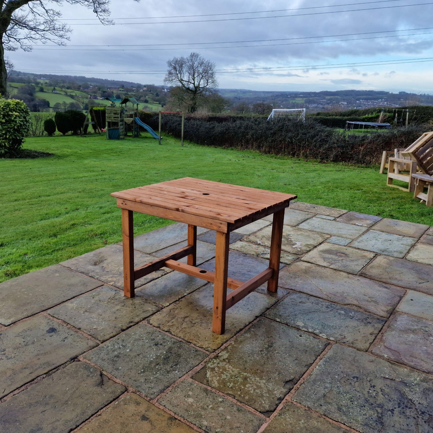 CVGF Valley 99cm Table
