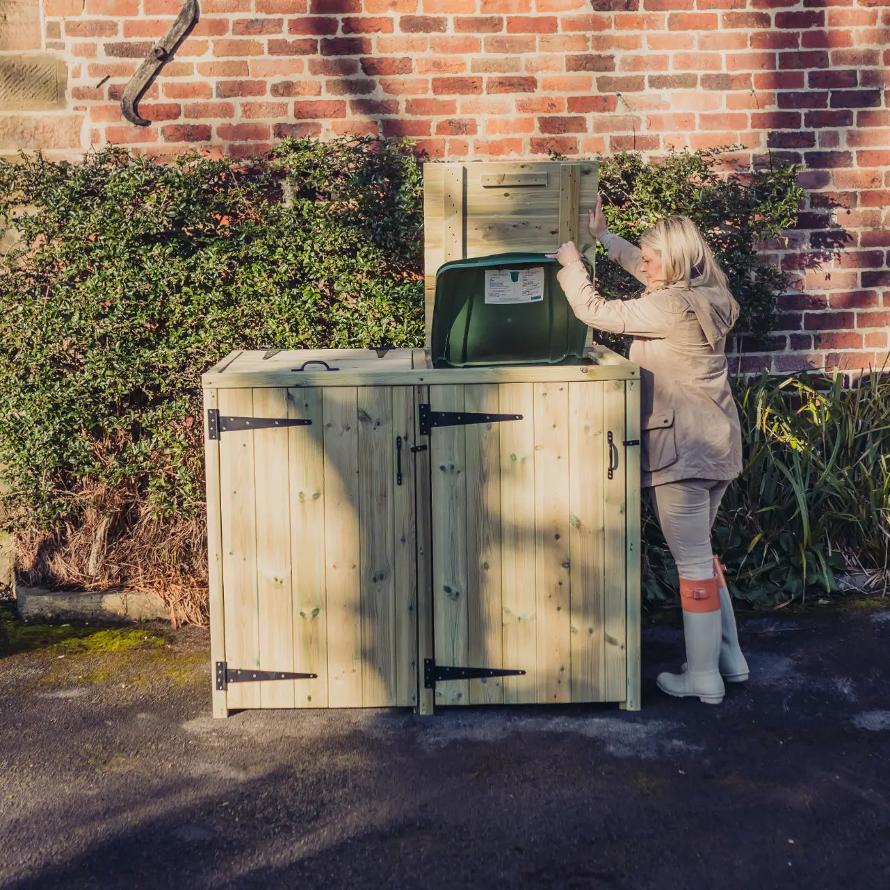 Churnet Valley Deluxe Wheelie Bin Store