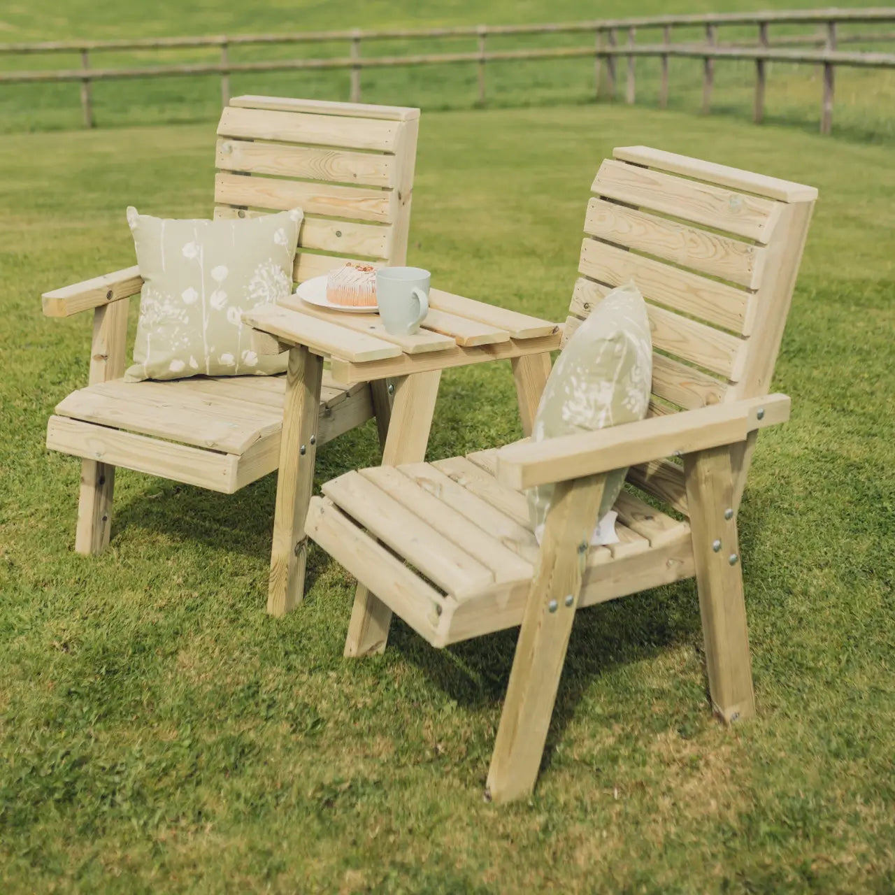 Churnet Valley Clover Love Seats