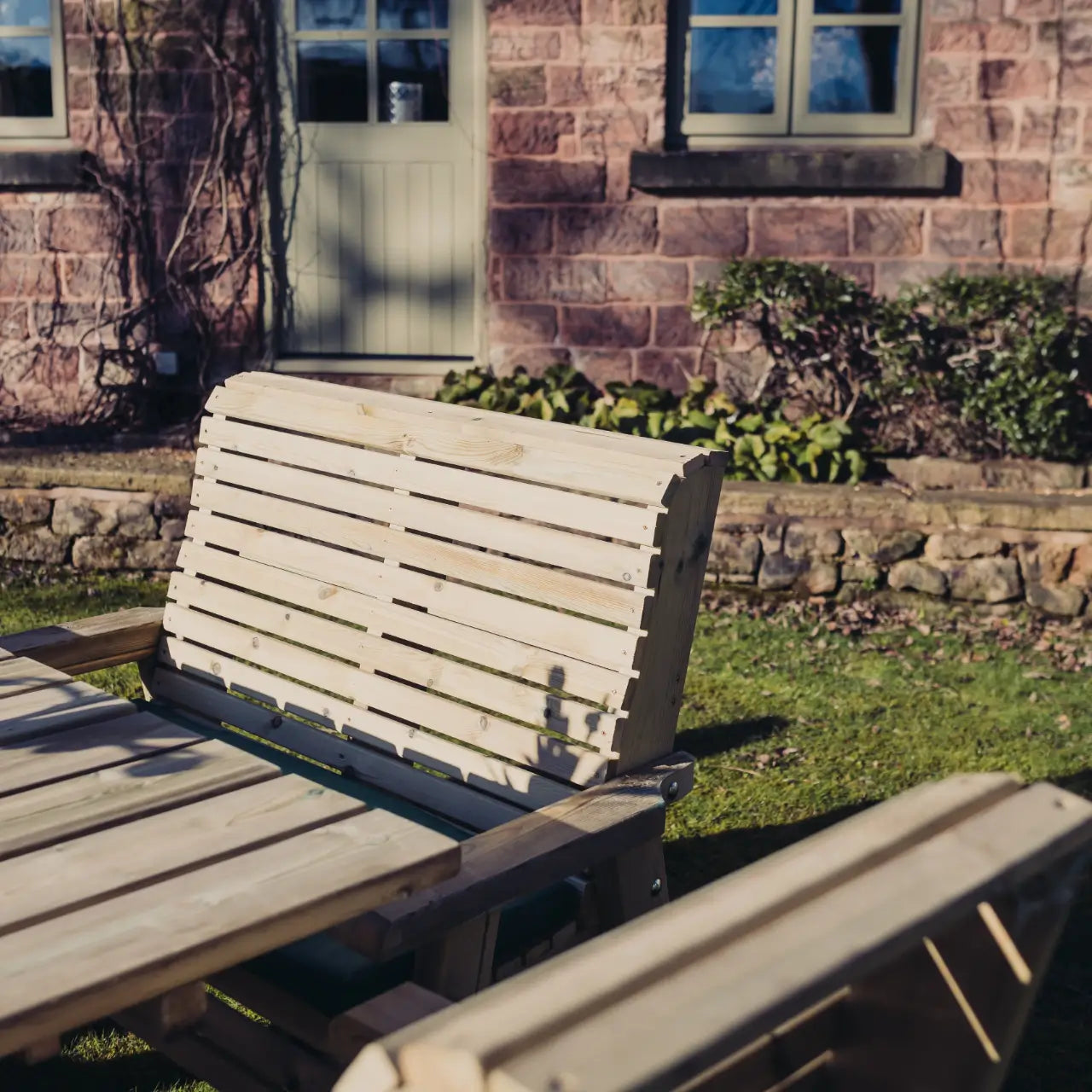 Churnet Valley Ergo 8 Seater Bench & Chair Set