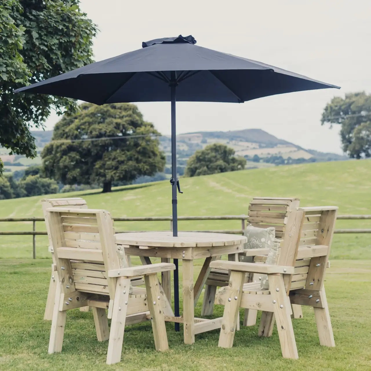Churnet Valley Ergo 4 Seater Round Table Set