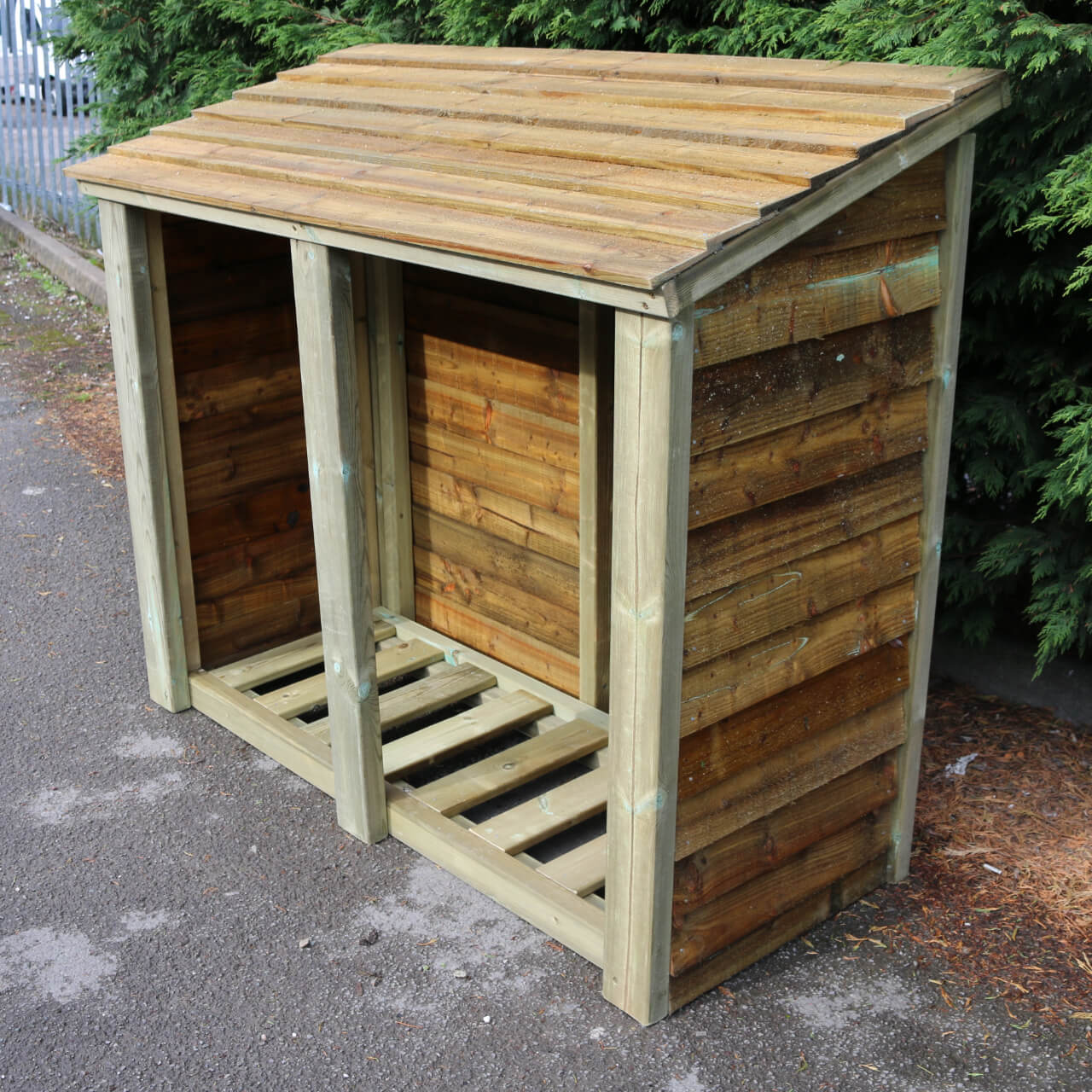 Churnet Valley 4x5 Log Store