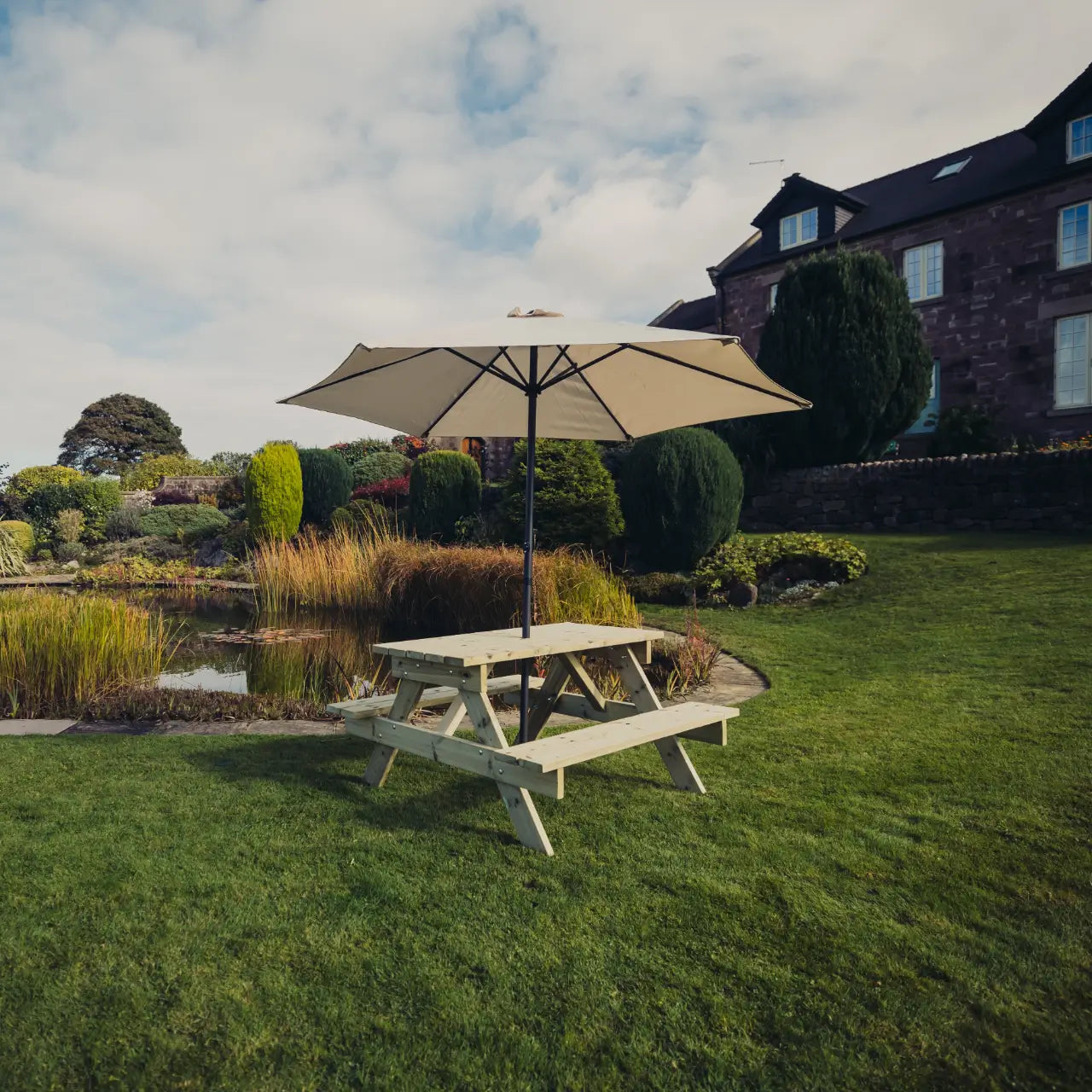 Churnet Valley Traditional Picnic Table