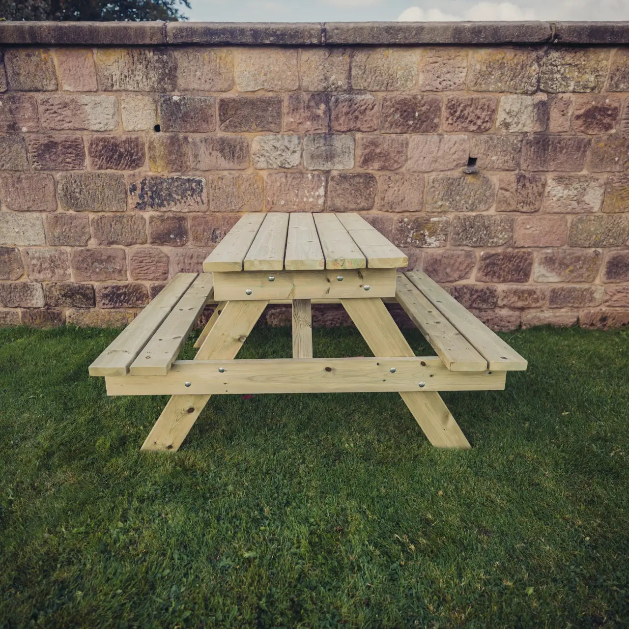 Churnet Valley Traditional Picnic Table