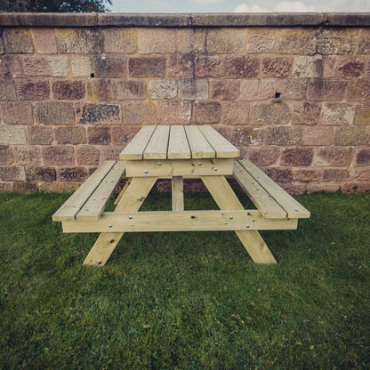 Churnet Valley Traditional Picnic Table