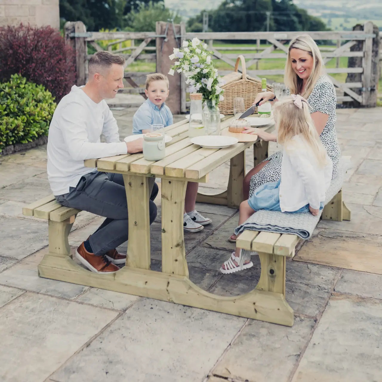 Churnet Valley Lunar Walk-In Picnic Table