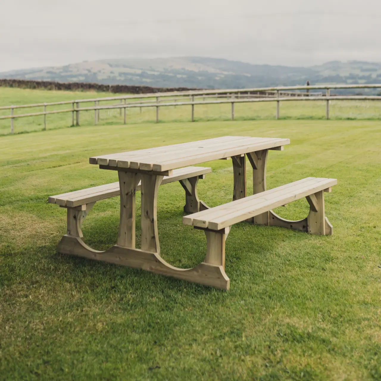 Churnet Valley Lunar Walk-In Picnic Table