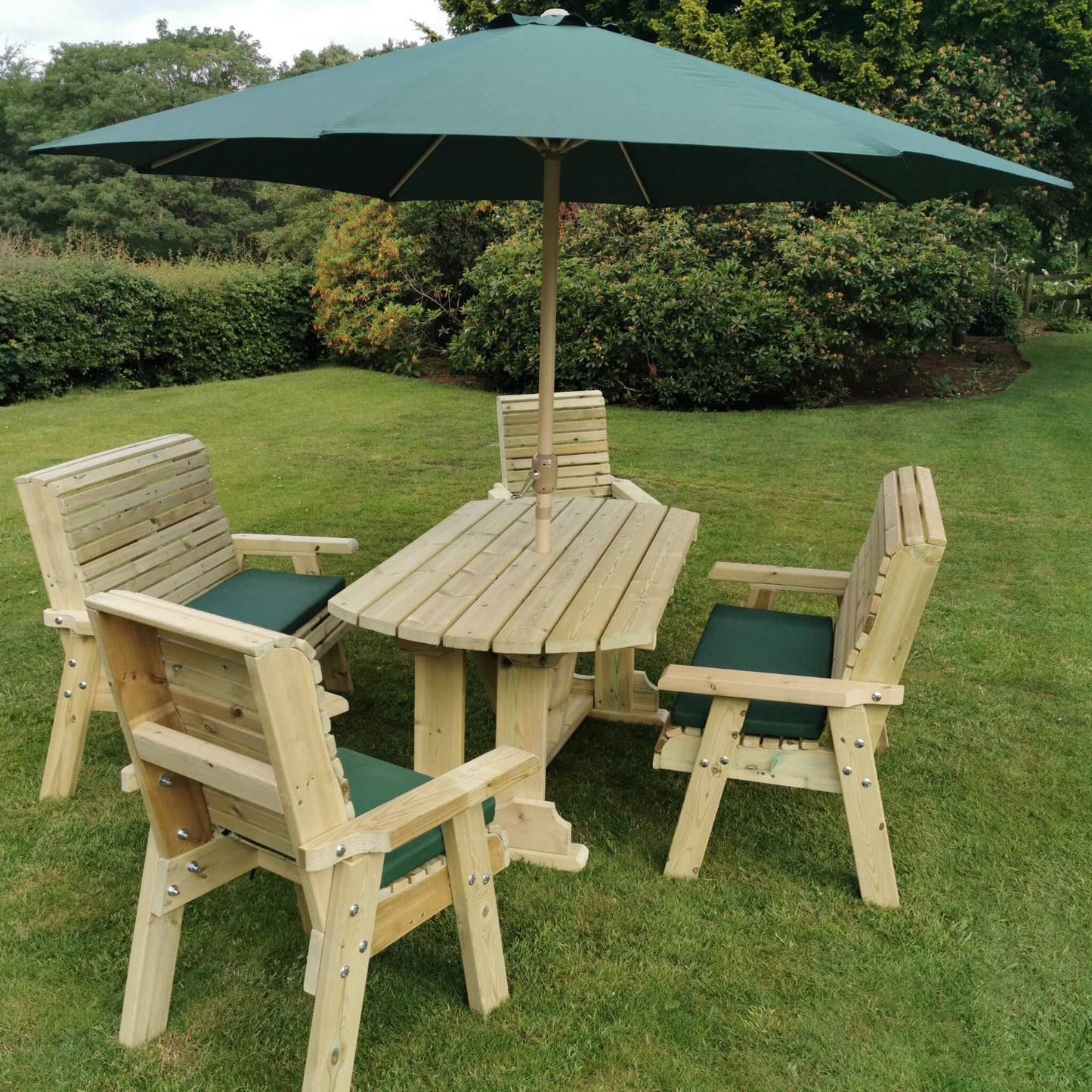 Churnet Valley Ergo 6 Seat Bench & Chair Table Set