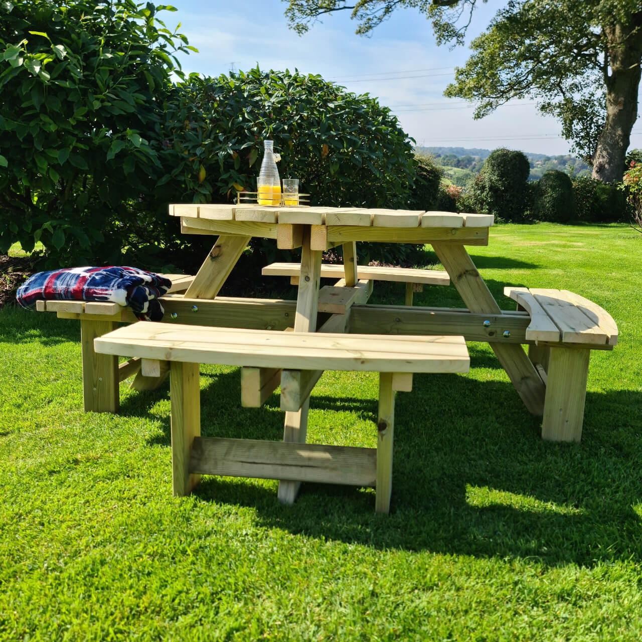 Churnet Valley Westwood Round Picnic Table