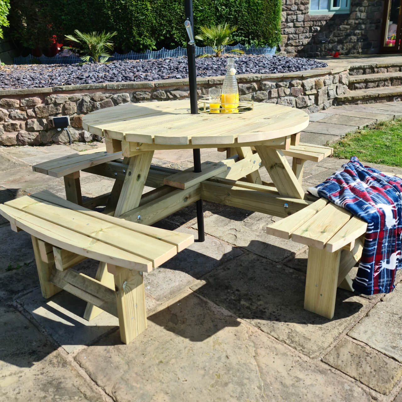 Churnet Valley Westwood Round Picnic Table